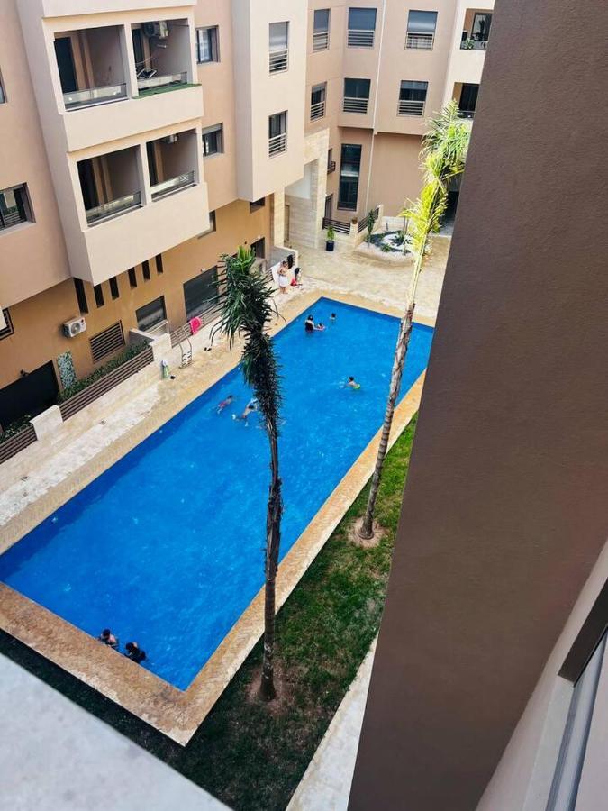 M Avenue Avec Piscine